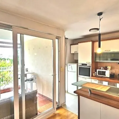 Beautiful Spacious Close To * Split